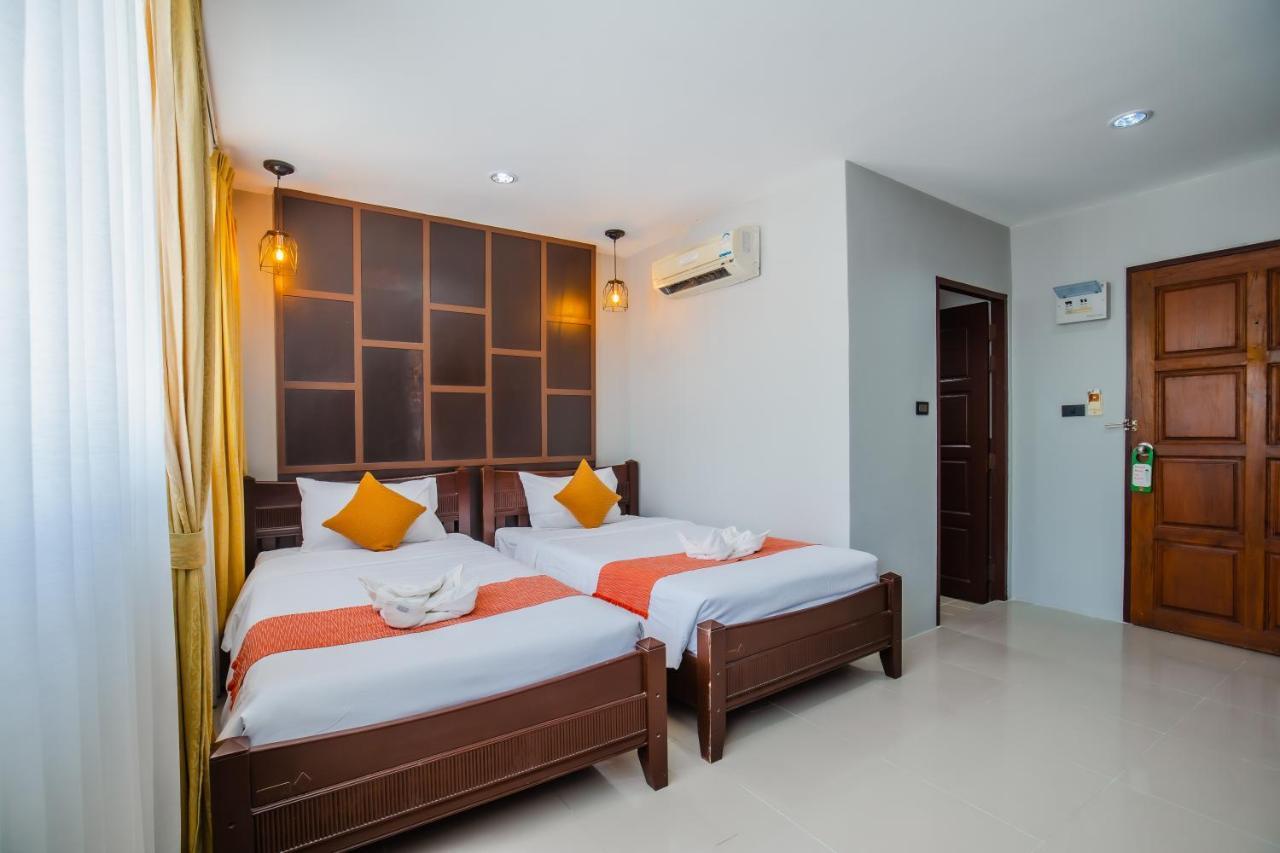Time Out Hotel Patong Eksteriør bilde